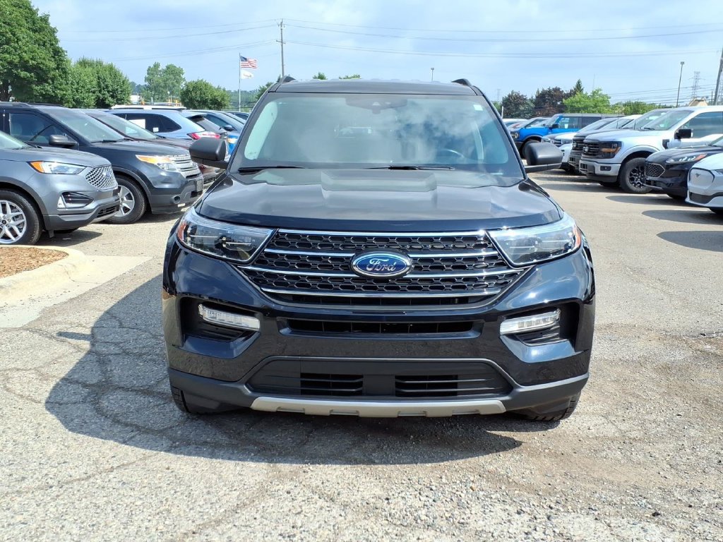 Certified 2023 Ford Explorer XLT w/ Equipment Group 202A AWD/4WD image 8
