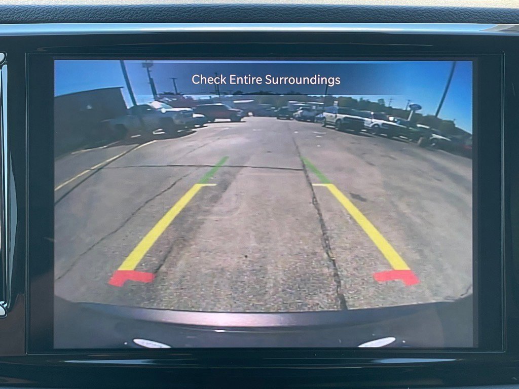 Used 2022 Chrysler Pacifica Touring-L image 24