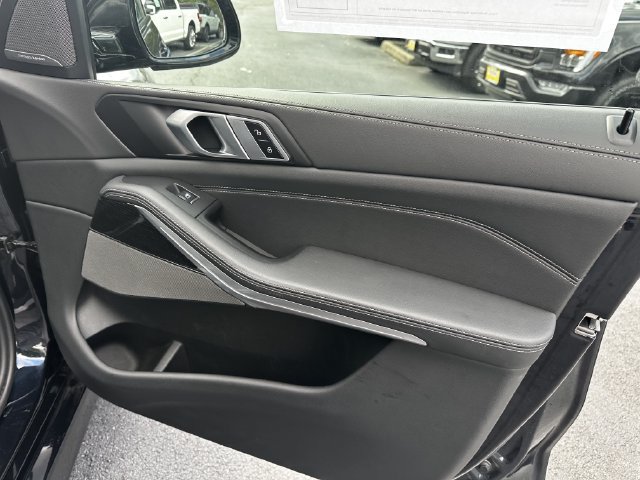 Used 2024 BMW X5 xDrive40i w/ M Sport Package AWD/4WD image 37