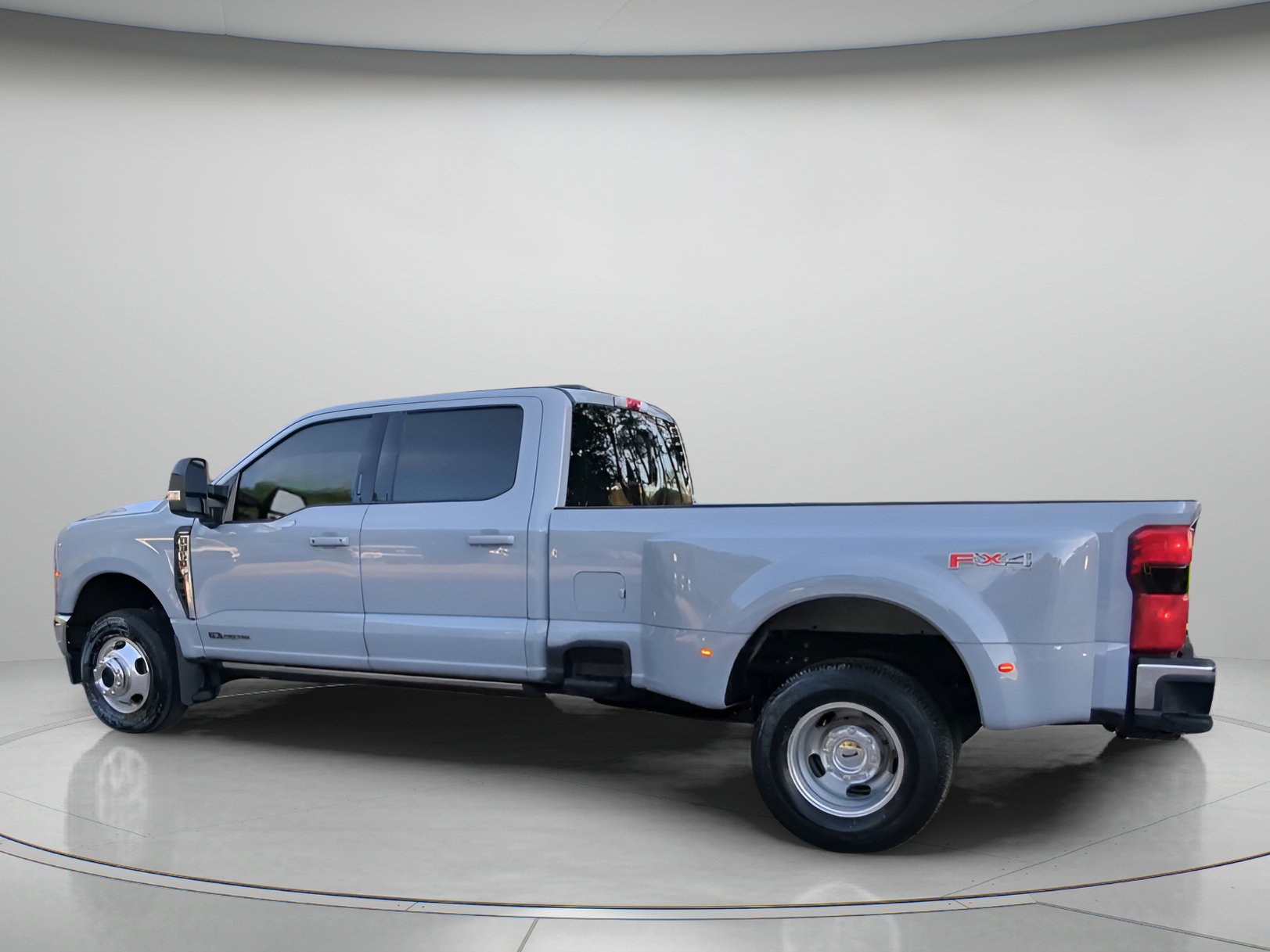 Certified 2024 Ford F350 Lariat w/ Lariat Ultimate Package AWD/4WD image 16