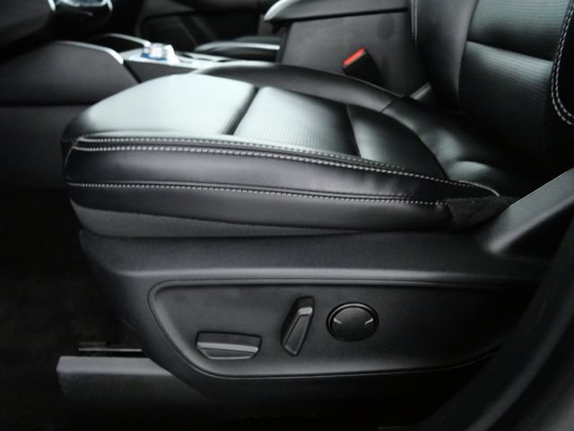Certified 2025 Ford Escape Platinum AWD/4WD image 17