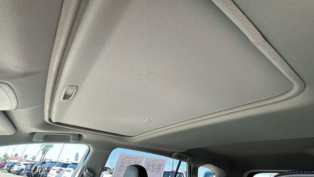 Used 2017 Toyota RAV4 Platinum image 25