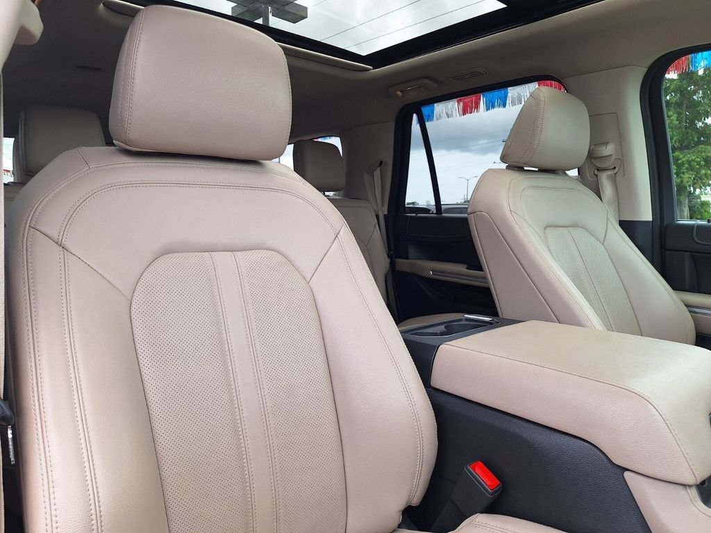 Certified 2022 Ford Expedition Max Limited RWD image 27