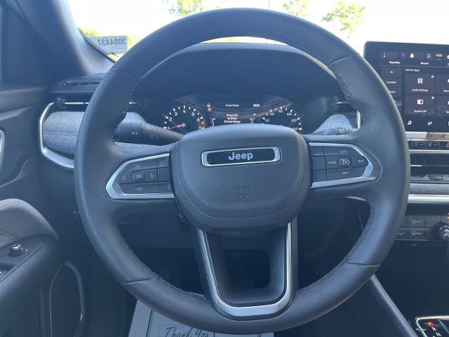 Used 2023 Jeep Compass Latitude AWD/4WD image 21