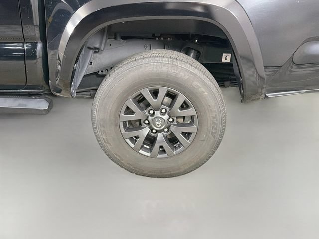 Used 2022 Toyota Tacoma SR5 w/ Technology Package RWD image 34