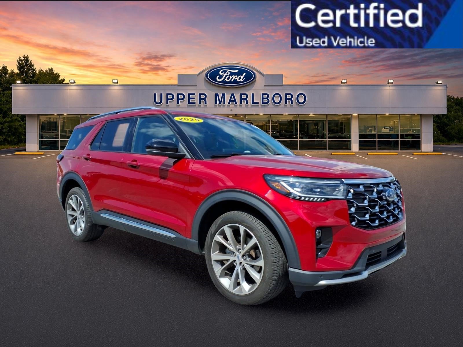 Certified 2025 Ford Explorer Platinum w/ Ultimate Package AWD/4WD image 1