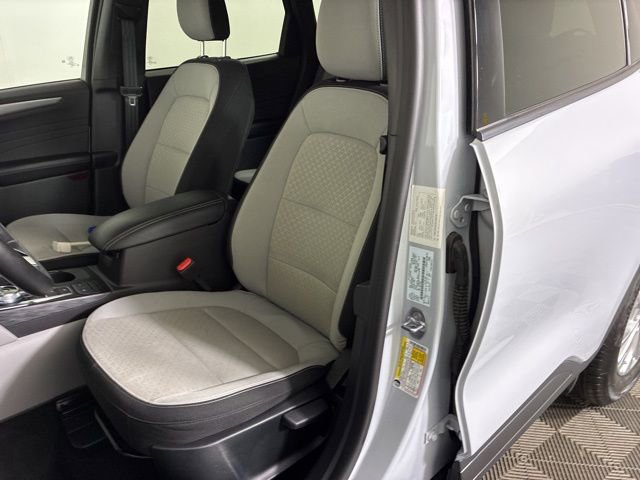 Certified 2025 Ford Escape Active AWD/4WD image 16
