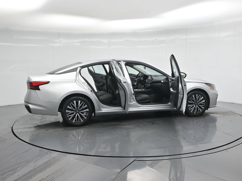 Used 2023 Nissan Altima 2.5 SV image 32