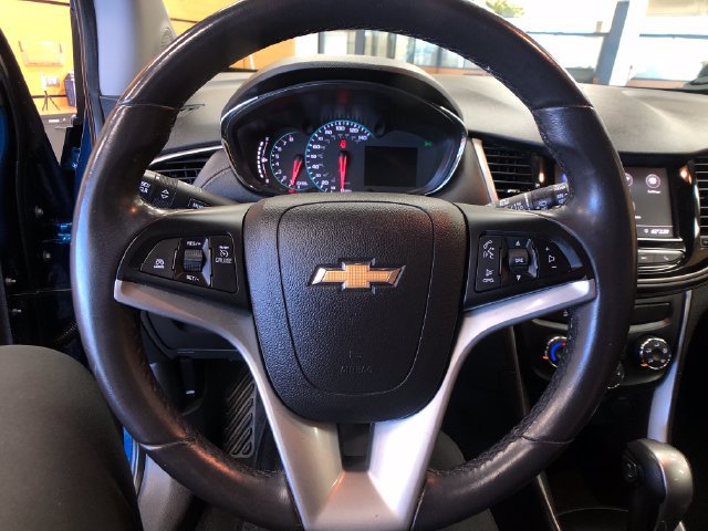 Used 2020 Chevrolet Trax LT w/ LT Convenience Package AWD/4WD image 13