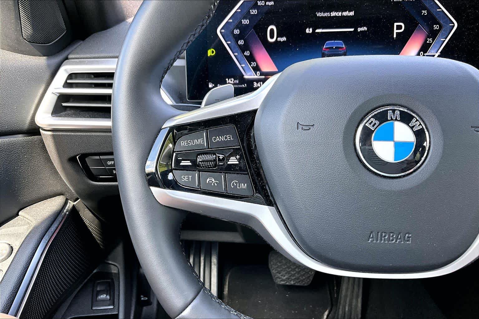 Used 2025 BMW 330i xDrive Sedan AWD/4WD image 24