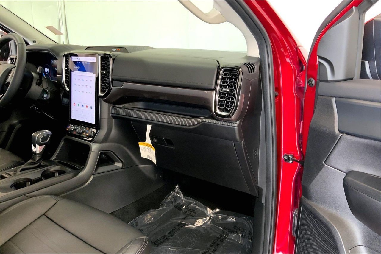 Certified 2025 Ford Ranger Lariat w/ FX4 Off-Road Package AWD/4WD image 16