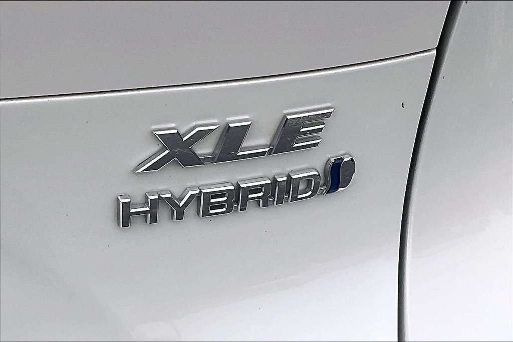 Used 2022 Toyota Venza XLE AWD/4WD image 7