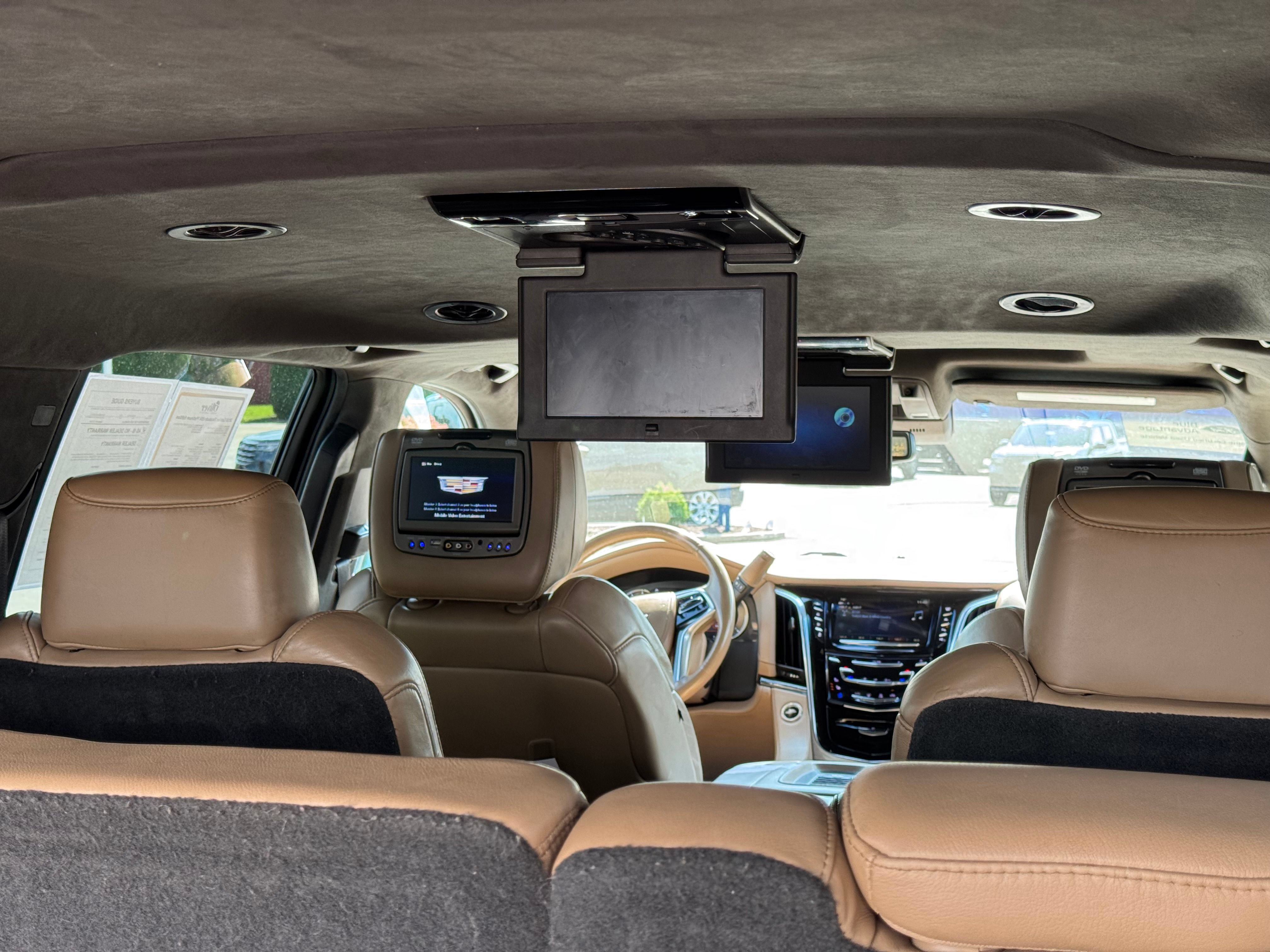 Used 2018 Cadillac Escalade ESV Platinum AWD/4WD image 27