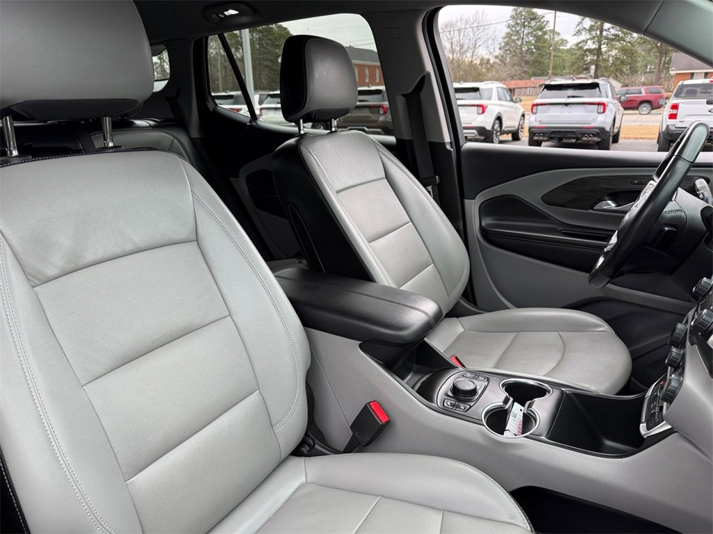 Used 2022 GMC Terrain SLT image 16