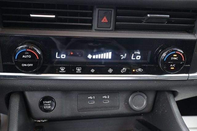 Used 2025 Nissan Rogue SV AWD/4WD image 13