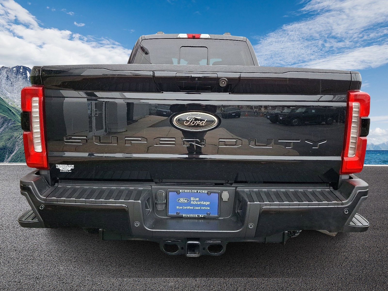 Certified 2023 Ford F250 XLT w/ Black Appearance Package image 5