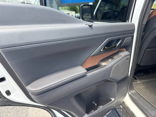 Used 2024 Lexus GX 550 w/ Accessory Package (2T) AWD/4WD image 39
