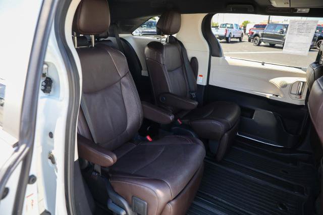 Used 2021 Toyota Sienna Platinum FWD image 30