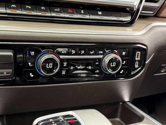 Used 2022 Chevrolet Silverado 1500 High Country w/ High Country Premium Package AWD/4WD image 12