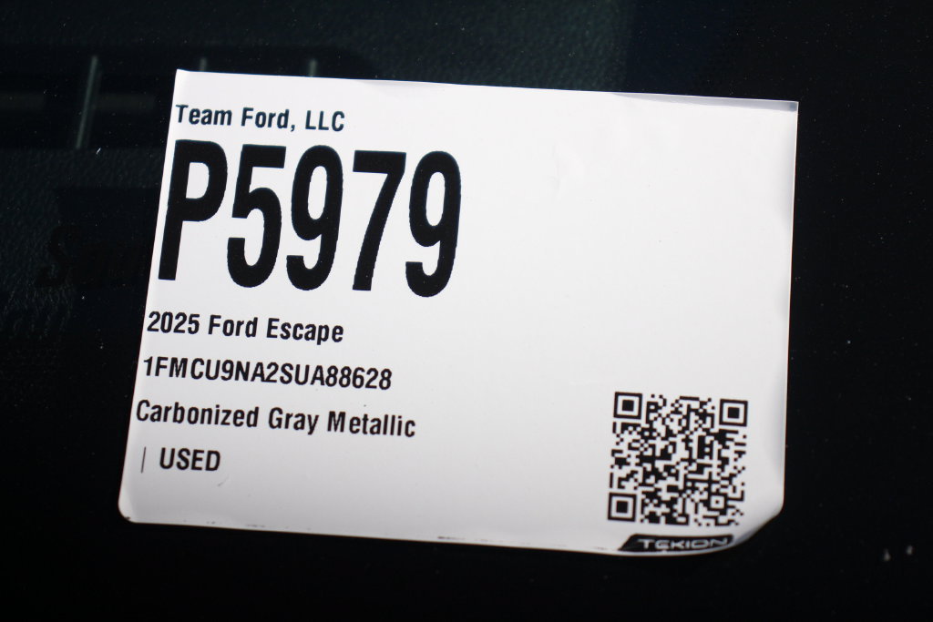 Certified 2025 Ford Escape ST-Line Select AWD/4WD image 30