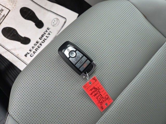 Certified 2025 Ford Escape Platinum image 48