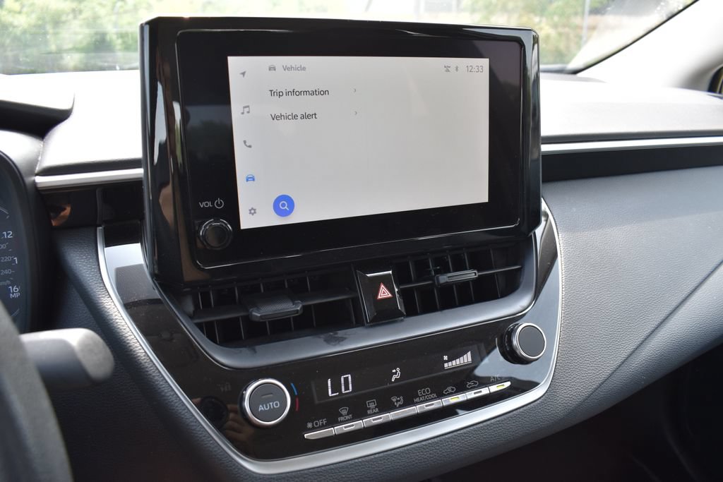 Used 2025 Toyota Corolla LE FWD image 11