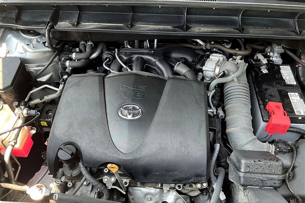 Used 2021 Toyota Highlander LE image 33