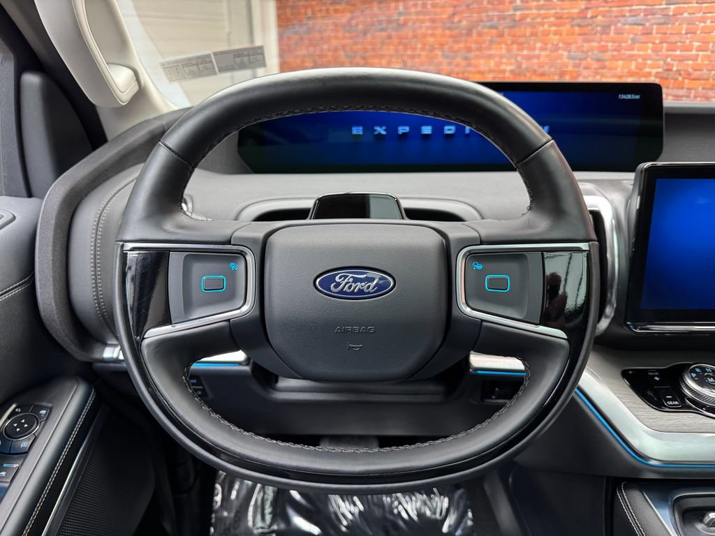 Certified 2025 Ford Expedition Platinum AWD/4WD image 14