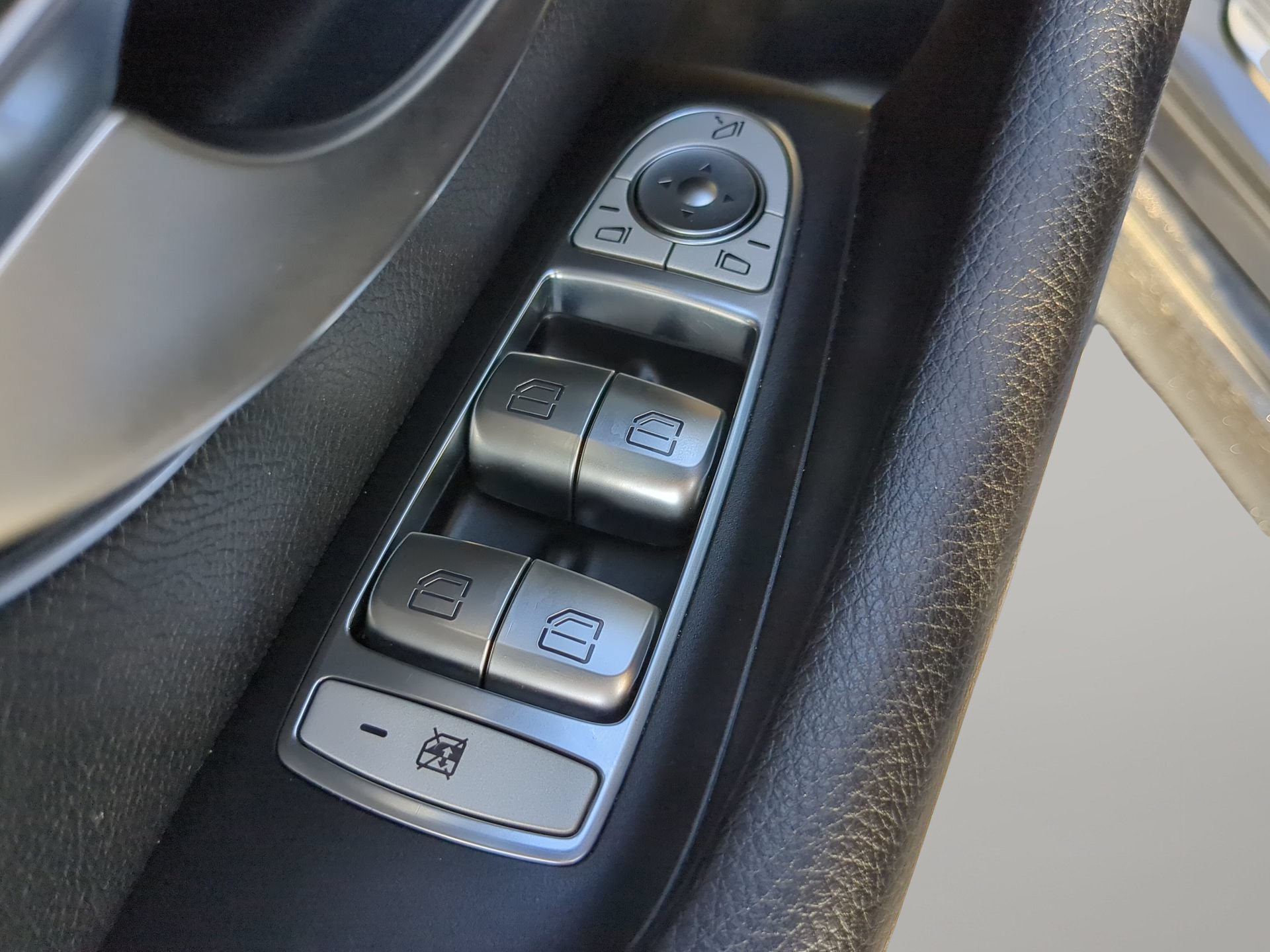 Used 2017 Mercedes-Benz E 300 image 55