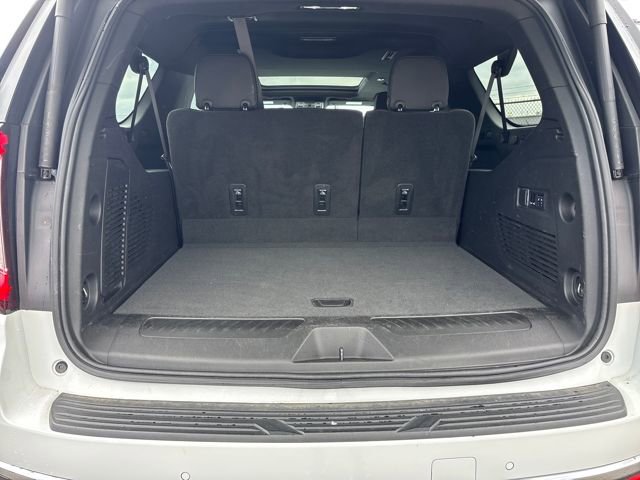 Used 2023 GMC Yukon XL SLT w/ SLT Premium Package image 12