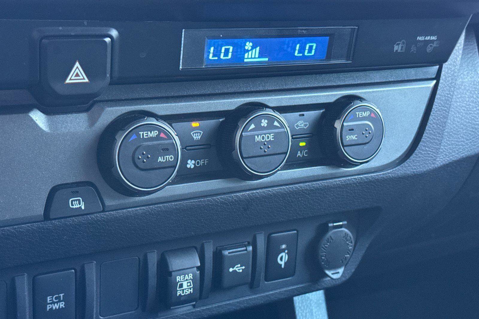 Used 2022 Toyota Tacoma TRD Sport image 22