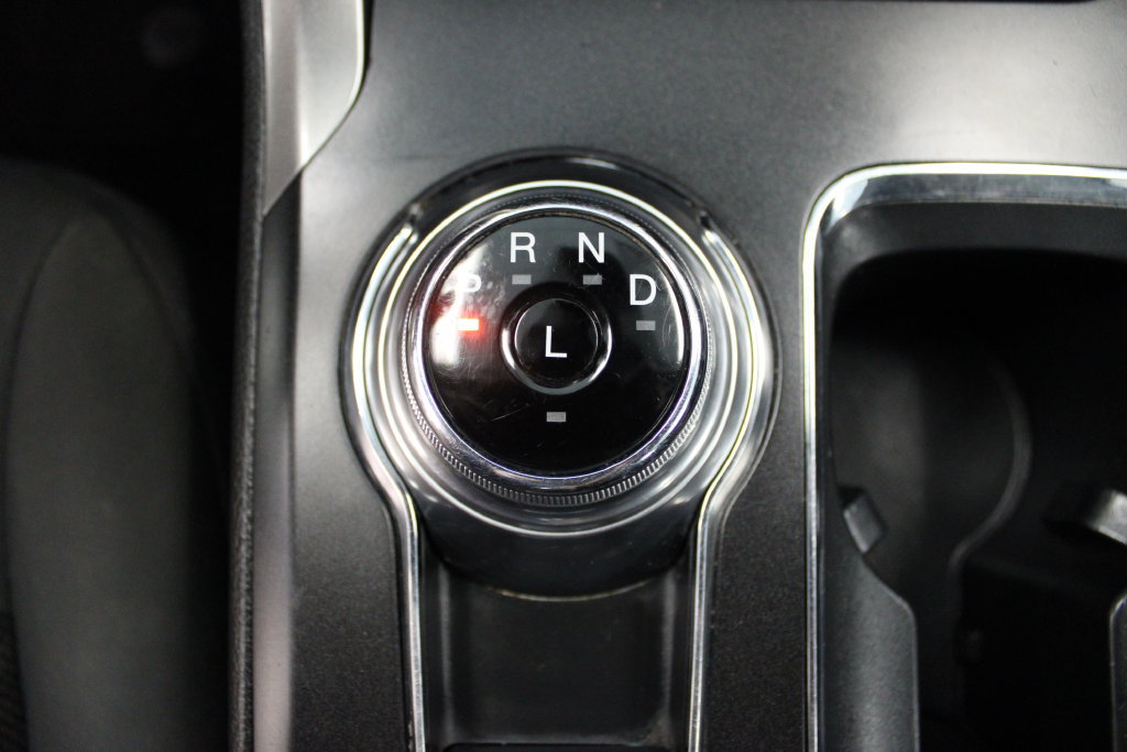 Certified 2020 Ford Fusion SE FWD image 29