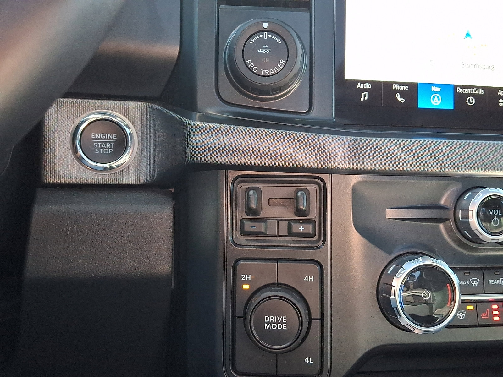 Certified 2025 Ford F350 Platinum image 32