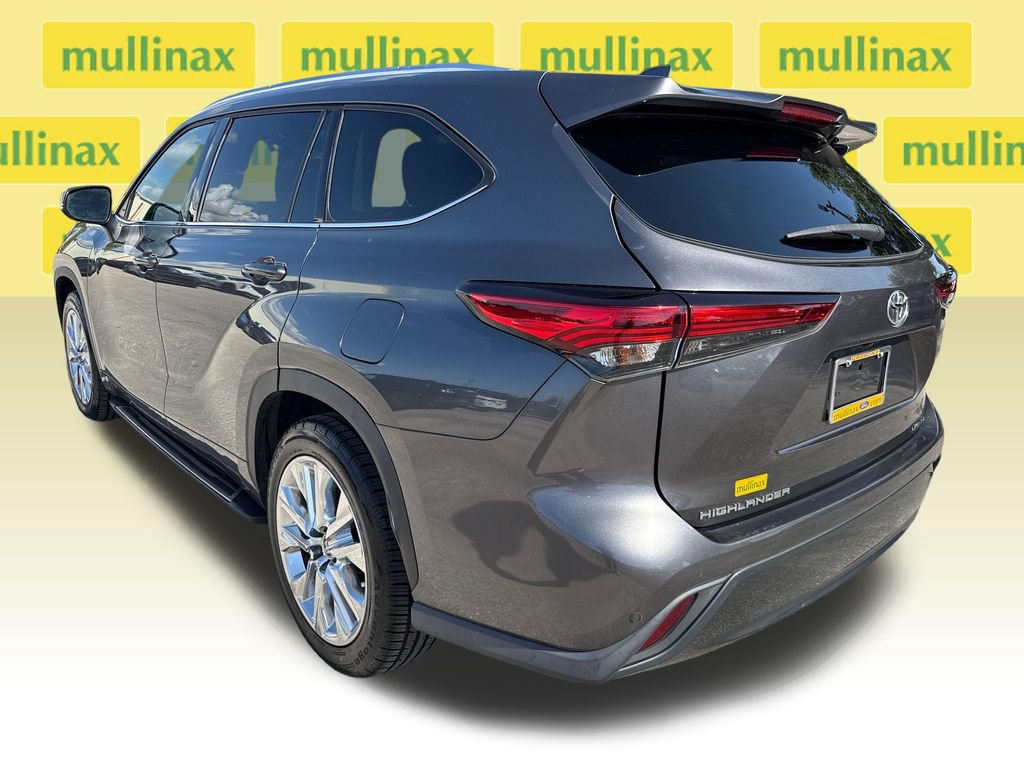 Used 2020 Toyota Highlander Limited FWD image 11