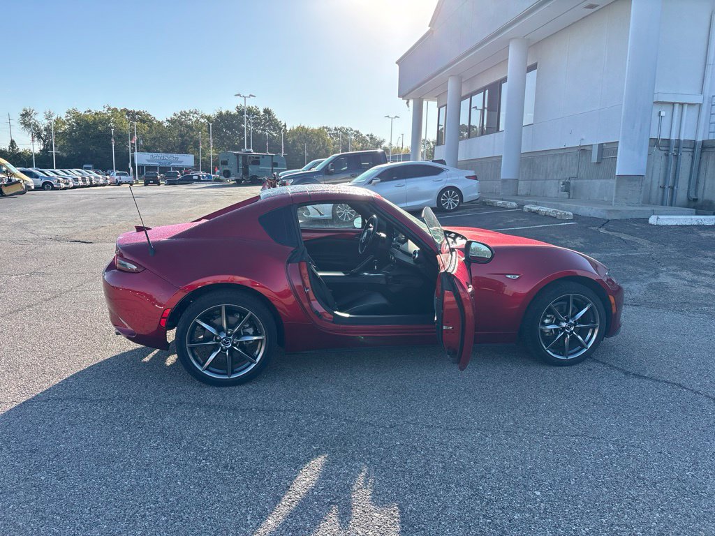 Used 2021 MAZDA MX-5 Miata RF Grand Touring RWD image 8