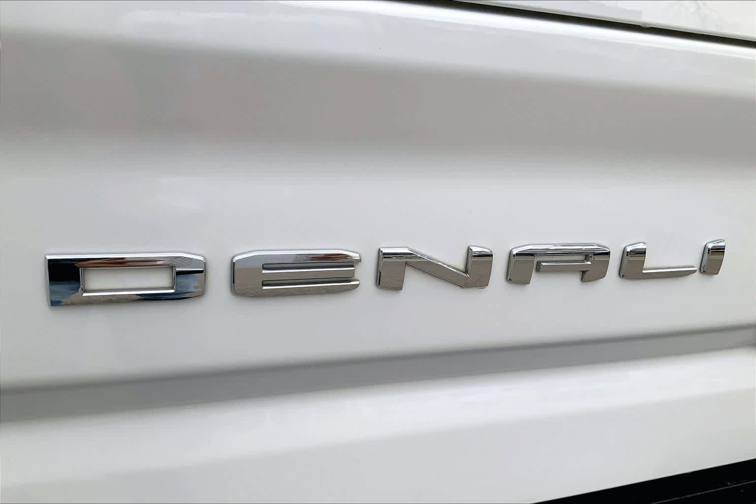 Used 2023 GMC Sierra 2500 Denali w/ Denali Ultimate Package AWD/4WD image 31