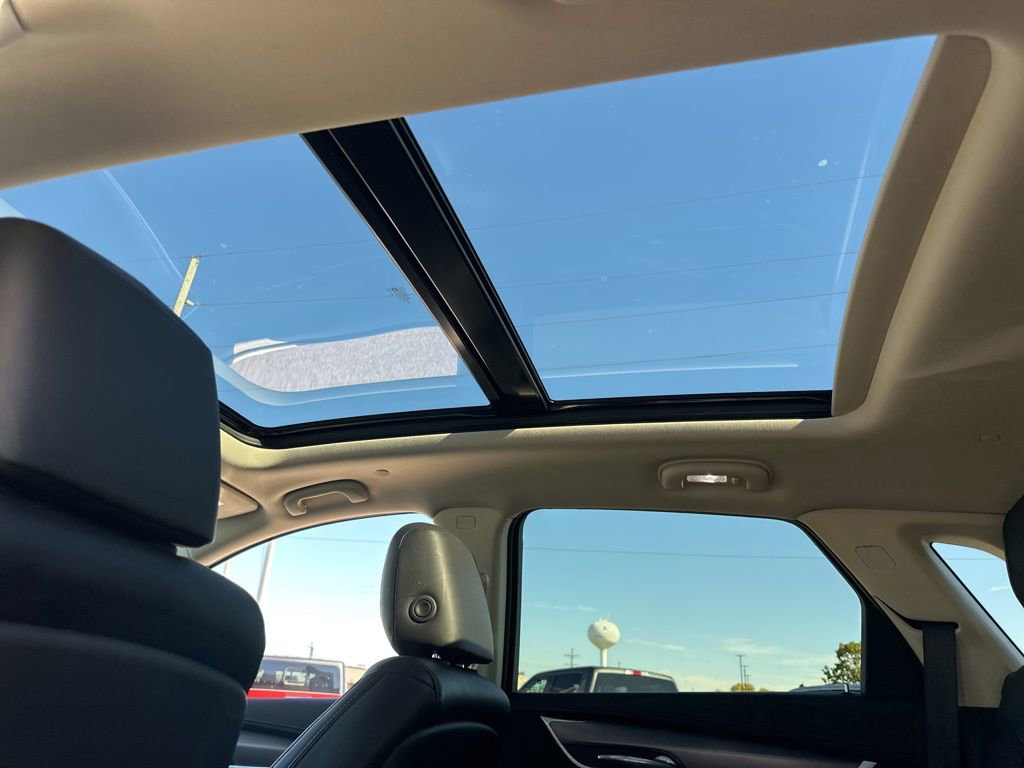 Used 2017 Cadillac XT5 Premium Luxury w/ LPO, Wheel Lock Package image 21