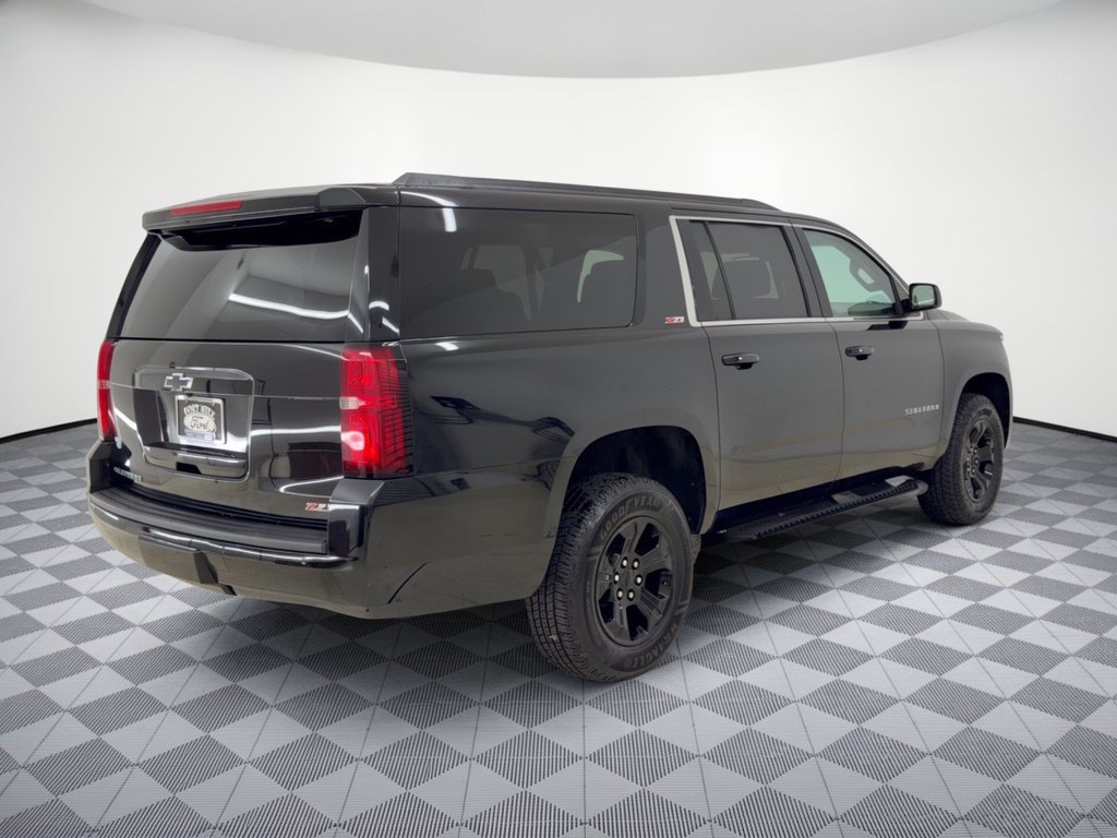 Used 2018 Chevrolet Suburban LT w/ Luxury Package AWD/4WD image 9