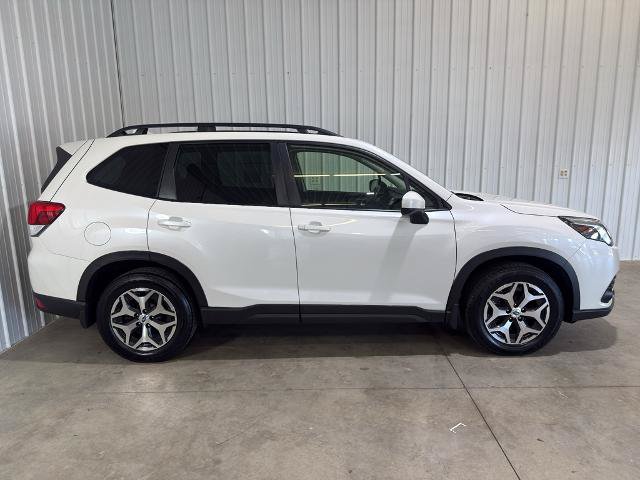 Used 2022 Subaru Forester Premium AWD/4WD image 19