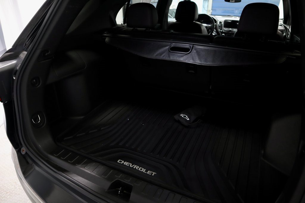 Used 2022 Chevrolet Equinox RS w/ Infotainment Package image 13