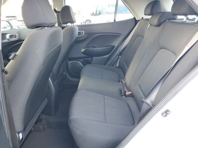 Used 2023 Hyundai Venue SE image 8