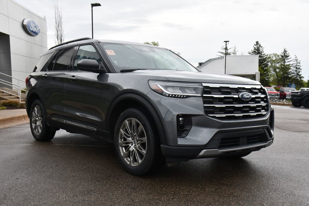 Certified 2025 Ford Explorer Active w/ Active Comfort Package AWD/4WD image 8