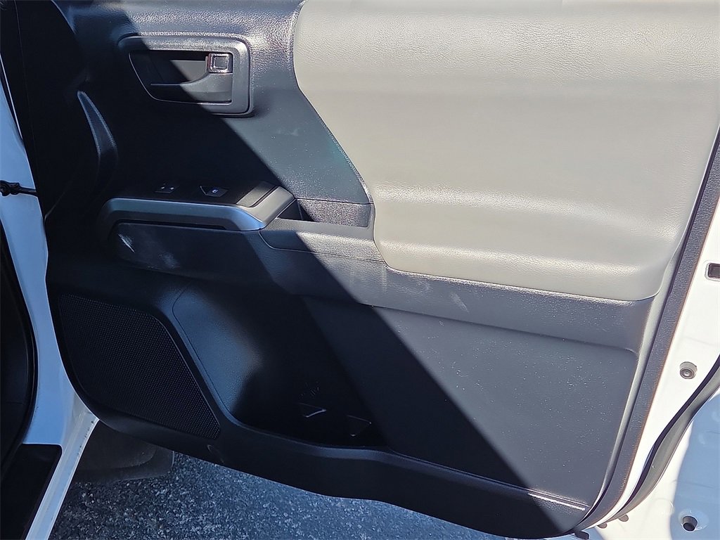 Used 2019 Toyota Tacoma SR5 image 14