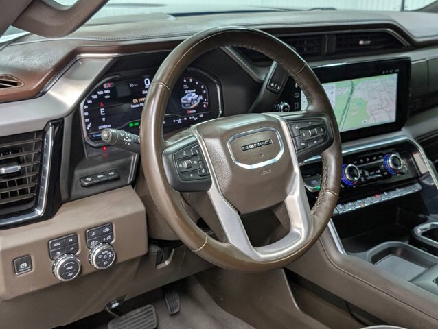 Used 2025 GMC Sierra 2500 Denali w/ Denali Reserve Package AWD/4WD image 10