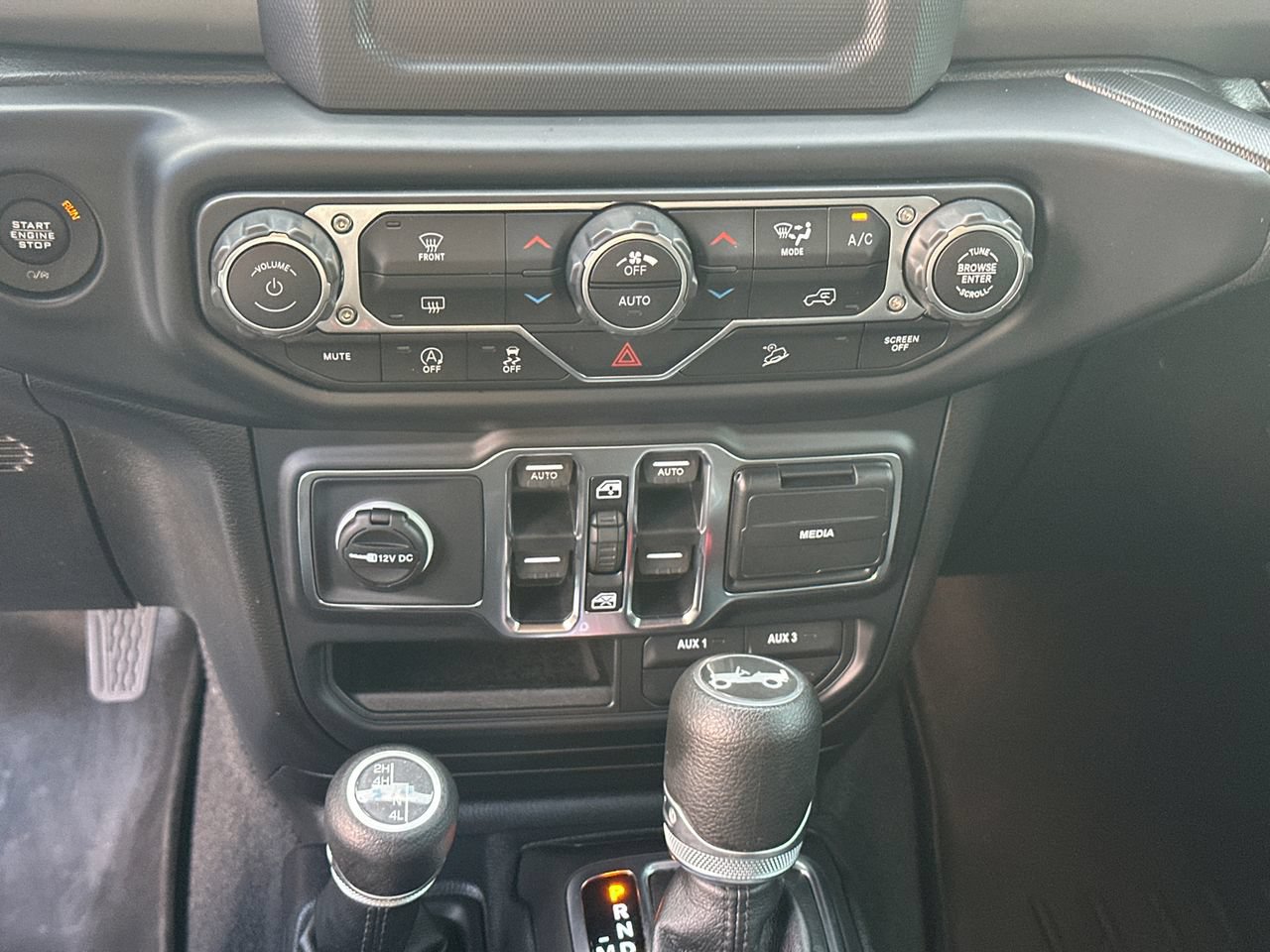 Used 2019 Jeep Wrangler Unlimited Sport S AWD/4WD image 31