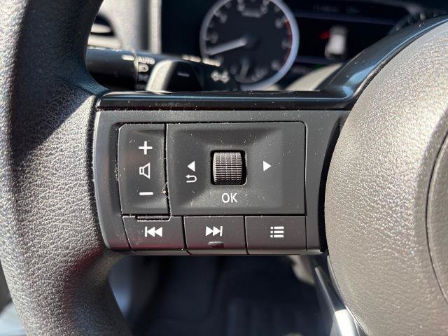 Used 2023 Nissan Rogue SV AWD/4WD image 18