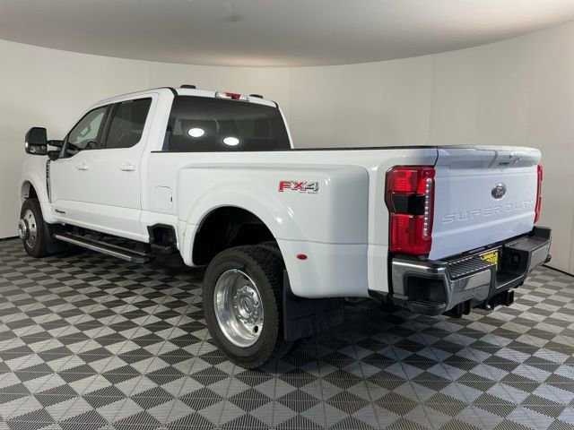 Certified 2025 Ford F450 Lariat w/ FX4 Off-Road Package image 4