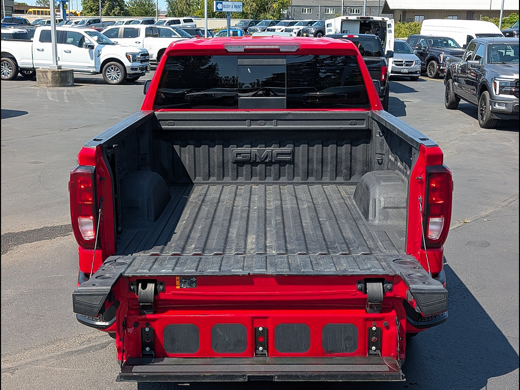 Used 2022 GMC Sierra 1500 Elevation w/ Elevation Premium Package AWD/4WD image 7