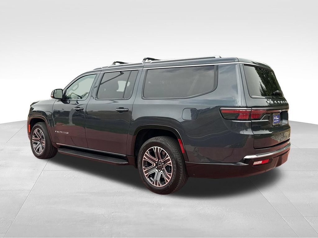Used 2025 Jeep Wagoneer L Series II AWD/4WD image 6