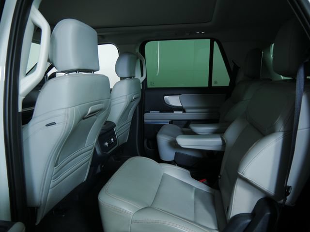 Certified 2025 Ford Expedition Active AWD/4WD image 16